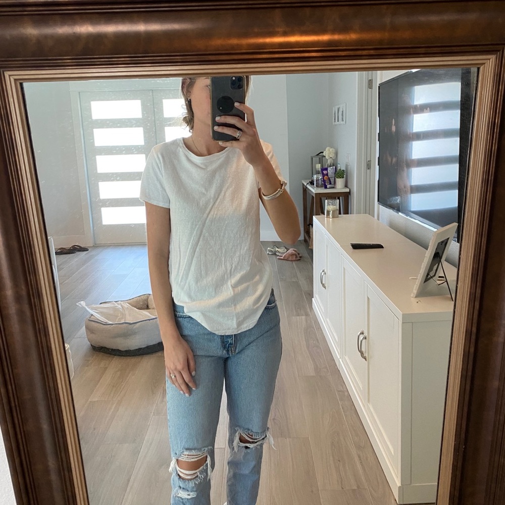 White tee